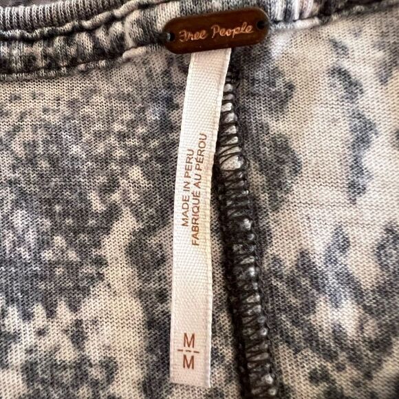 Free People Tee with Small Side Slits M - Picture 3 of 7